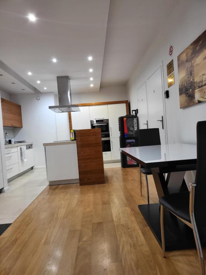 Amber Apartament 127 Cracovia Esterno foto